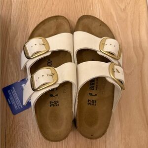 Birkenstock Arizona big buckle ecru sz 7
